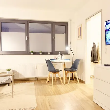 Modernes Apartment, Stadtnah, Stellplatz, Naehe Mosel Koblenz  Exterior photo